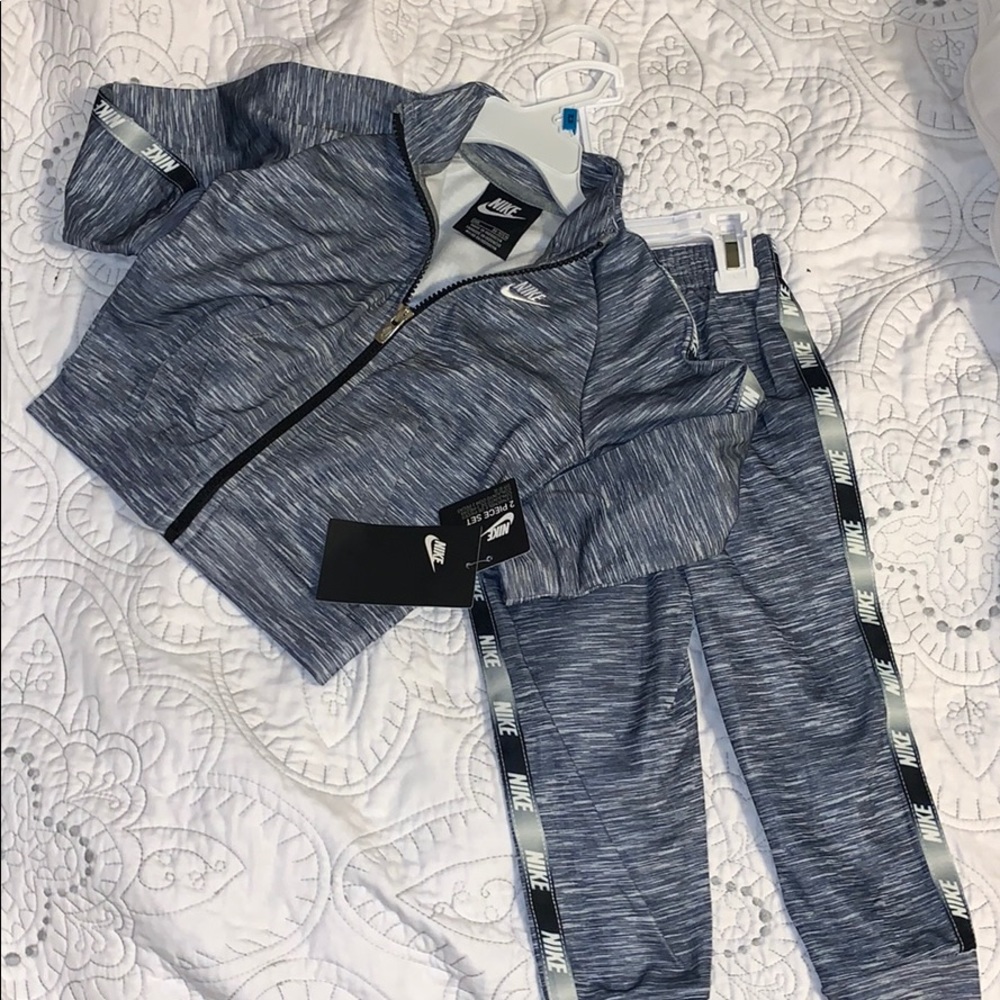 NWT toddler boys size 24 months Nike Tracksuit